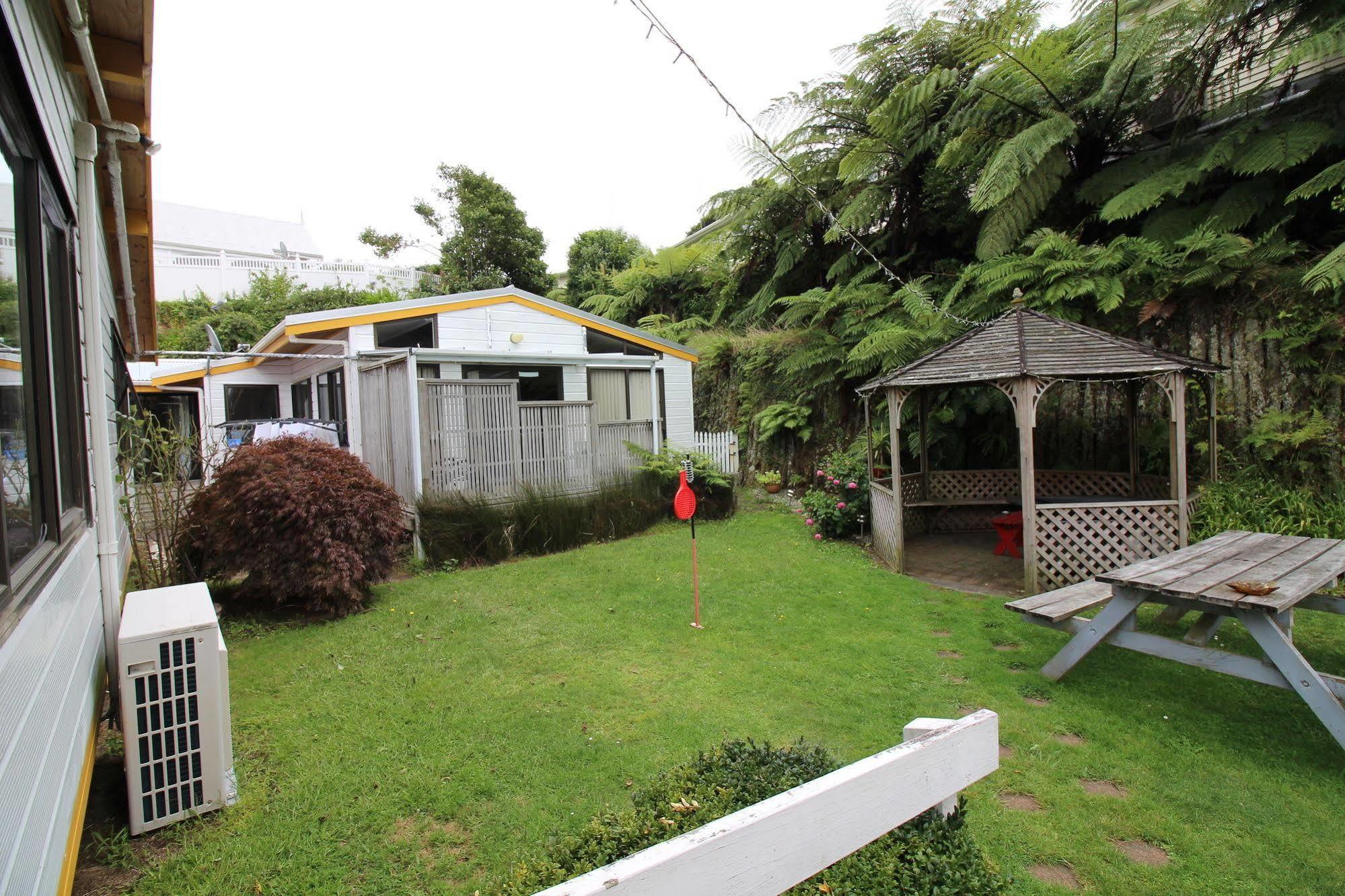 Yha Sunflower Lodge New Plymouth Exterior photo