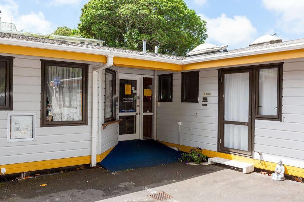 Yha Sunflower Lodge New Plymouth Exterior photo