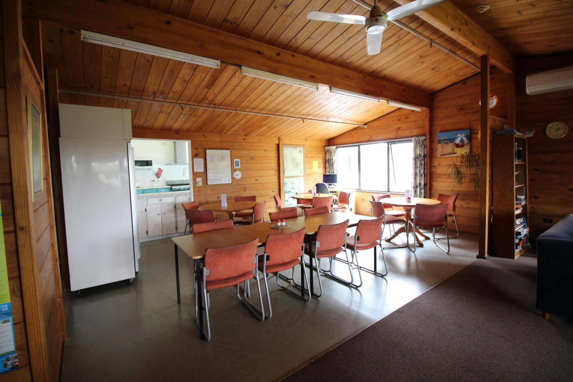 Yha Sunflower Lodge New Plymouth Exterior photo